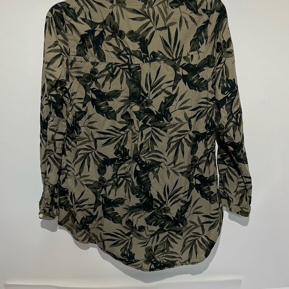 Old Navy Women's Green Tropical Split Neck Half Button Long Sleeve Blouse Medium - Picture 8 of 8